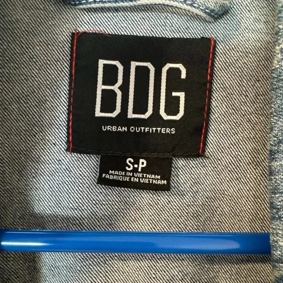 Urban Outfitters BDG Medium Wash Oversized Jean Jacket - Picture 3 of 5